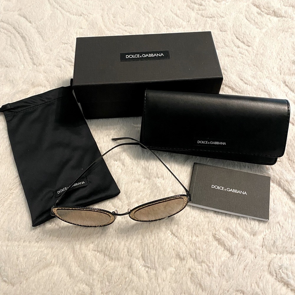 Dolce & Gabbana wire frame sunglasses / never worn EXCELLENT condition.